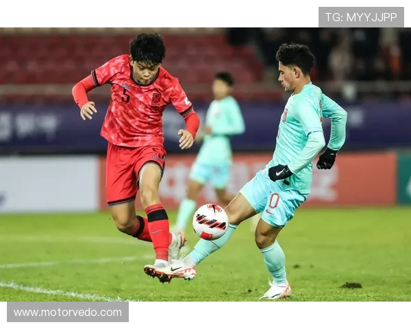 亚洲杯激战中国队迎战乌兹别克斯坦全力争夺小组出线资格